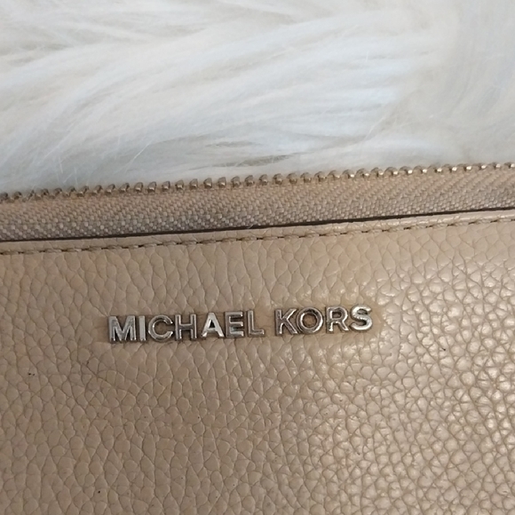 Michael Kors Beige Leather Wristlet - Picture 2 of 12